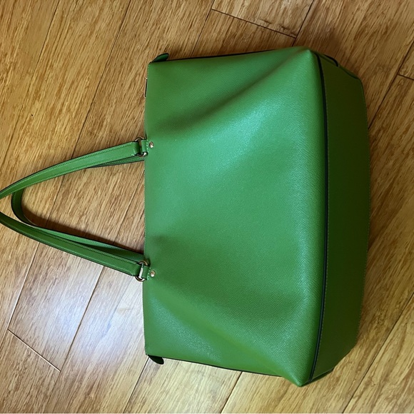 Green Coach Shoulder Bag - Picture 6 of 10